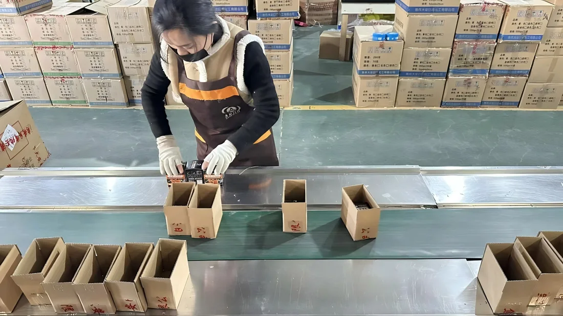 Packaging production line